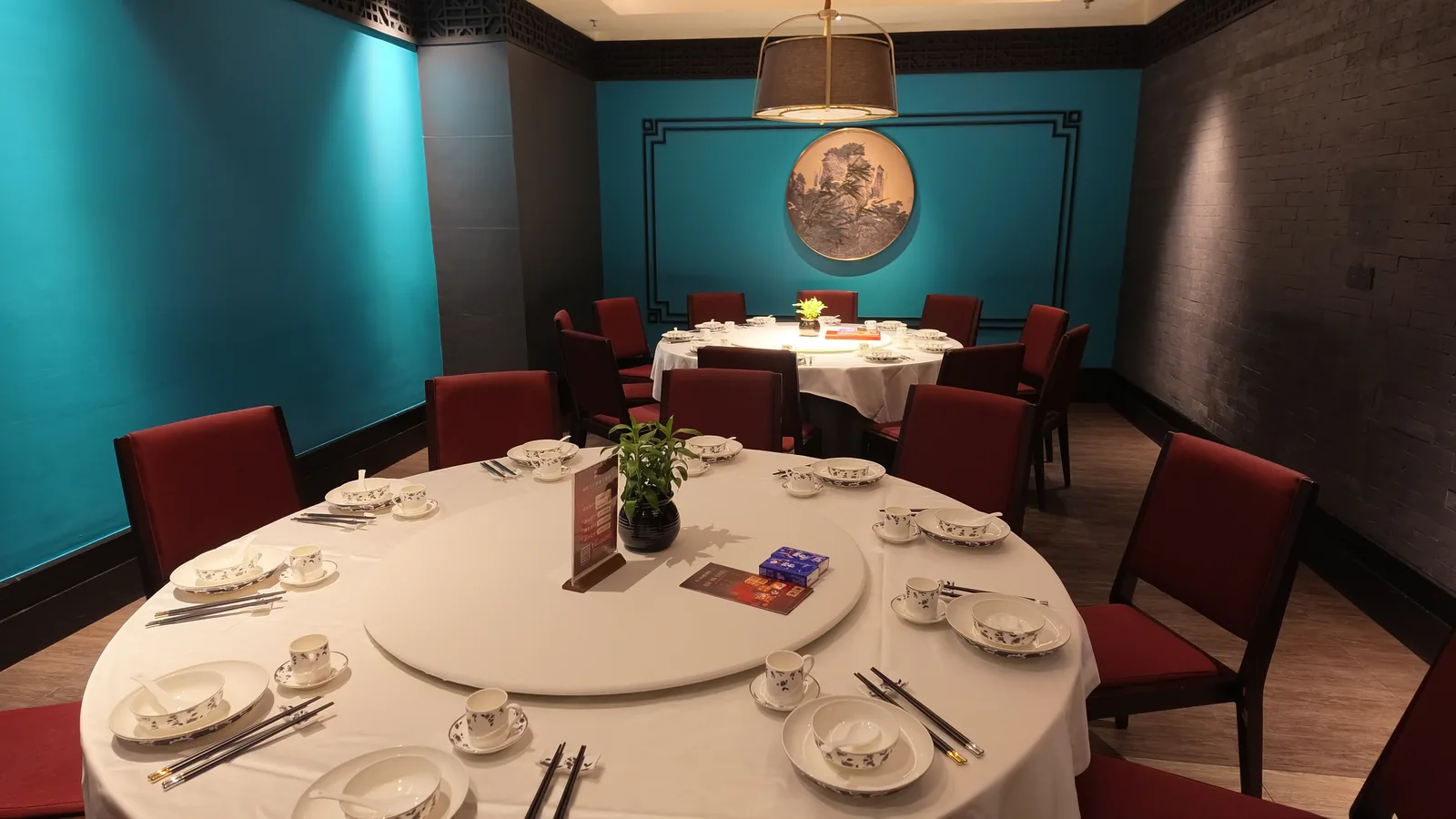 Our welcome dinner is at one of Guangzhou’s top eateries, serving classic Cantonese dishes in a beautiful environment.